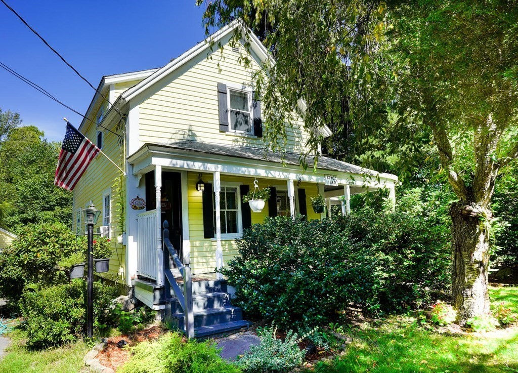 16 W Main St, Hopkinton, MA 01748