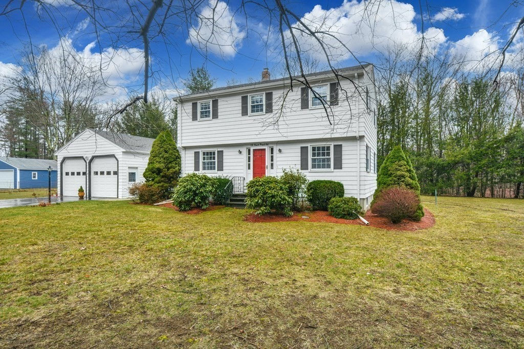19 Rockpoint Road, Southborough, MA 01772