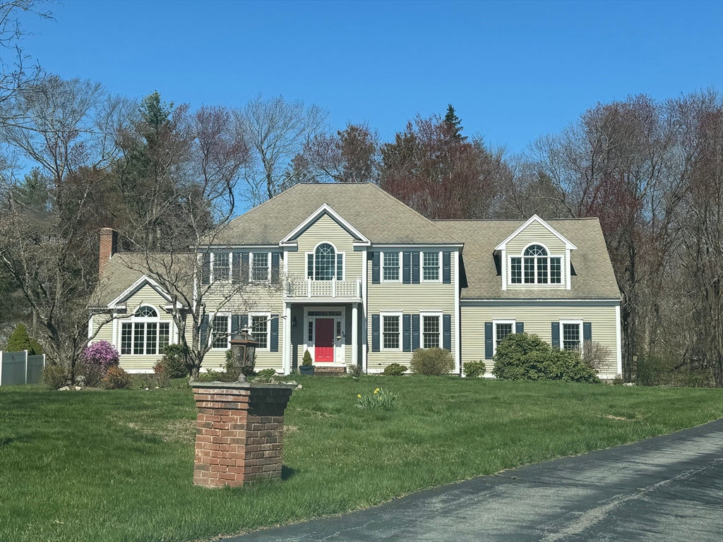 10 Eastbrook Farm Ln, Southborough, MA 01772