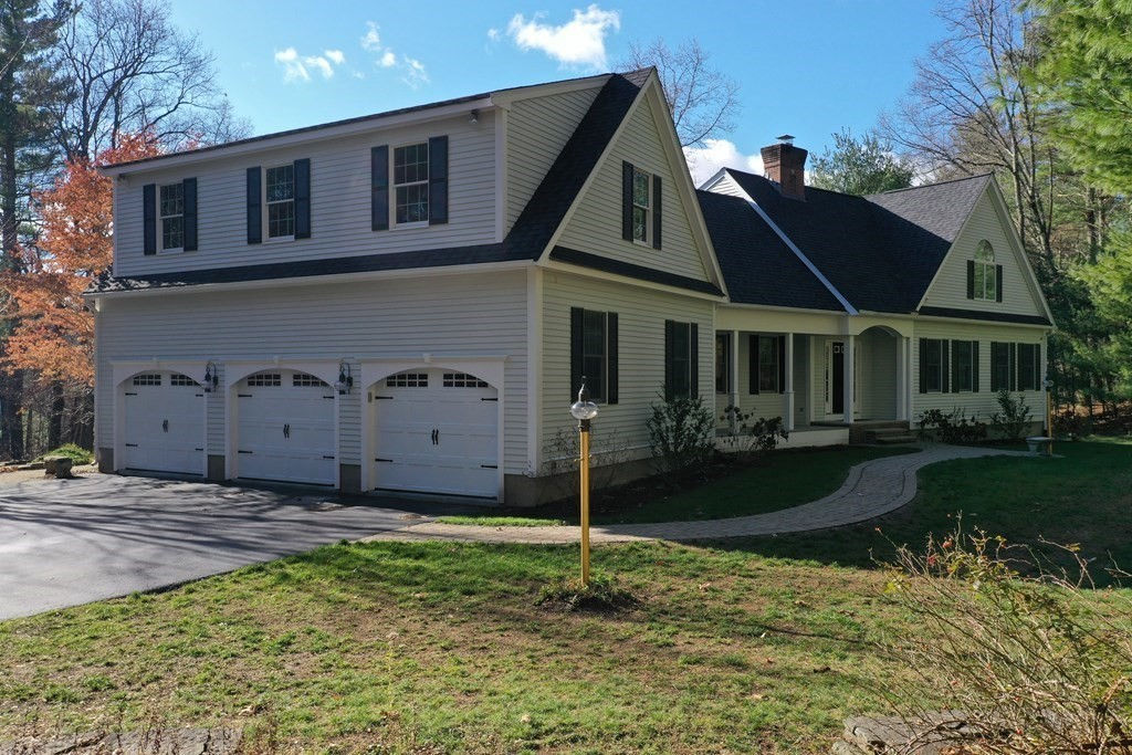 39 Smith Rd, Northborough, MA 01532