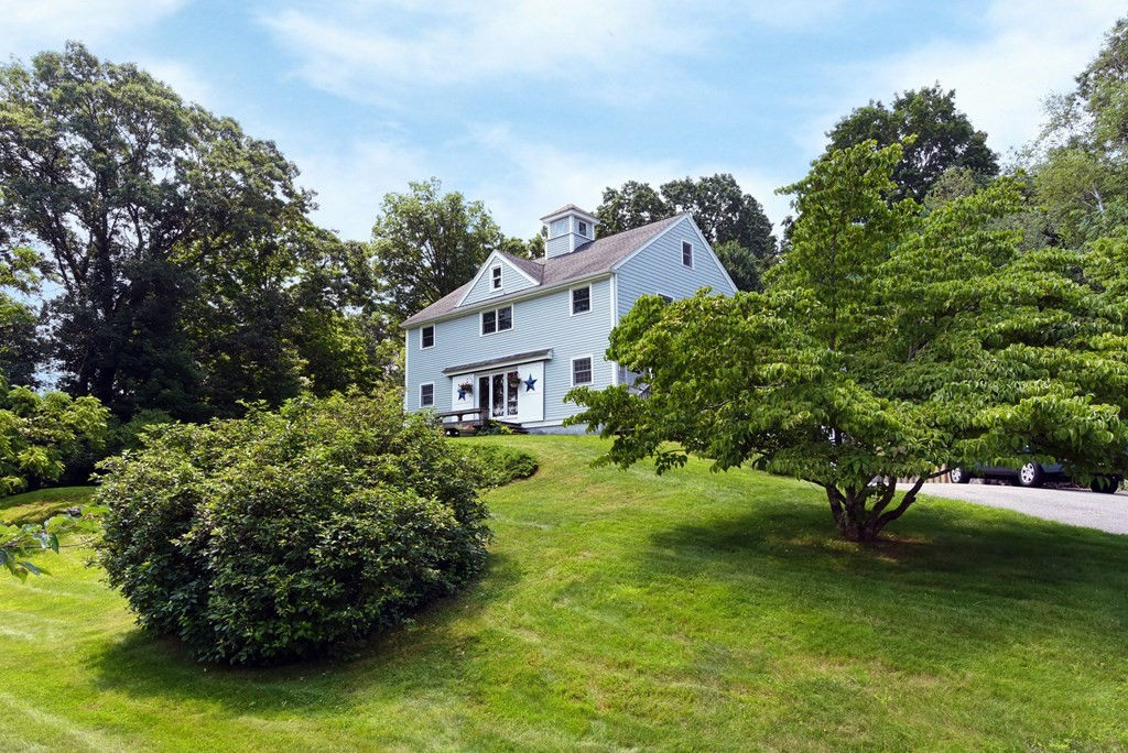 11 Clifford Rd, Southborough, MA 01772