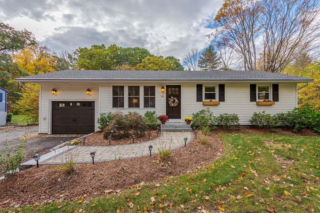 95 Washburn St, Northborough, MA 01532