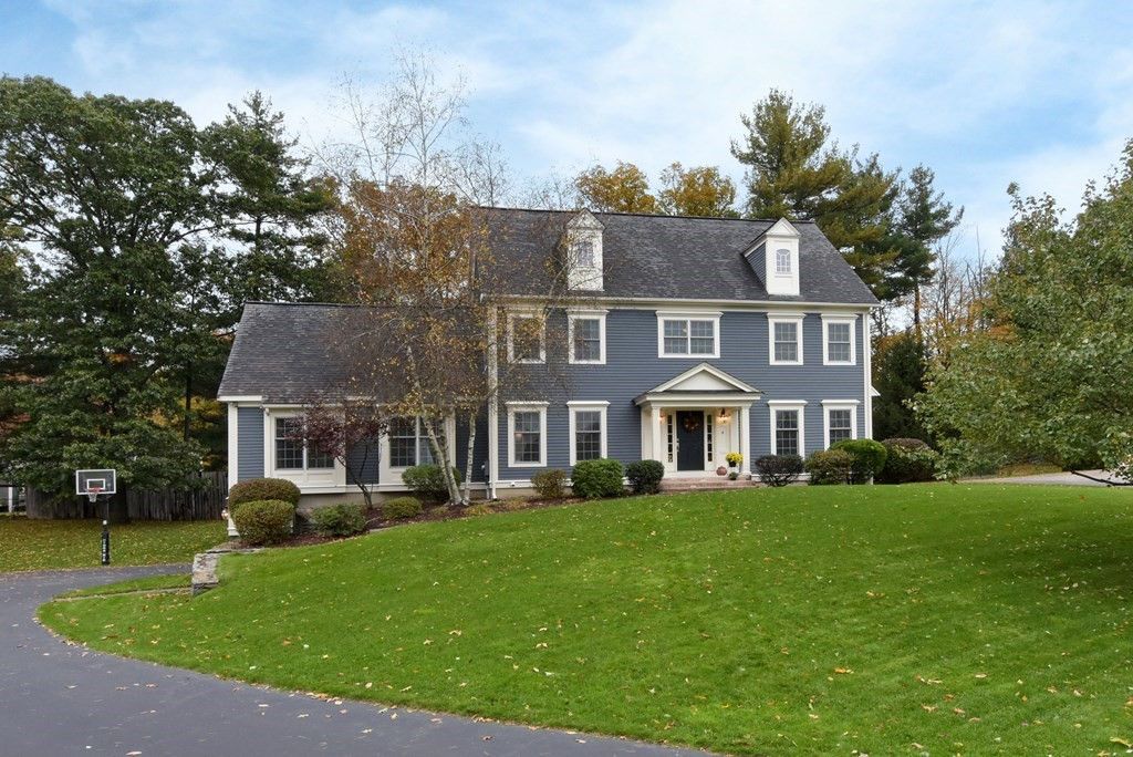 4 Lahinch Ln, Shrewsbury, MA 01545