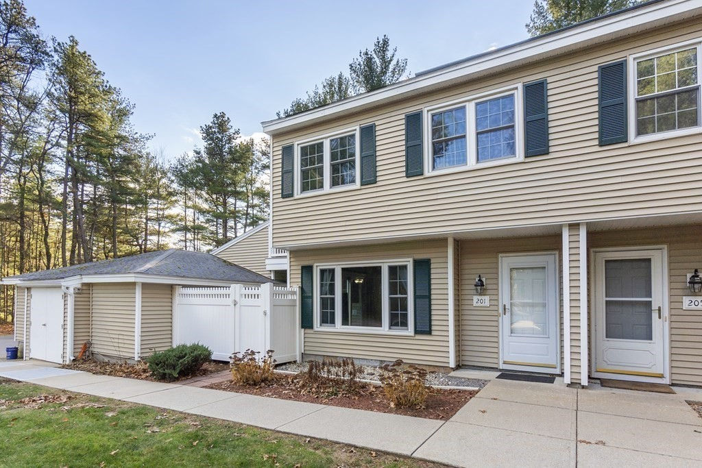 201 Edgebrook Drive 201, Boylston, MA 01505