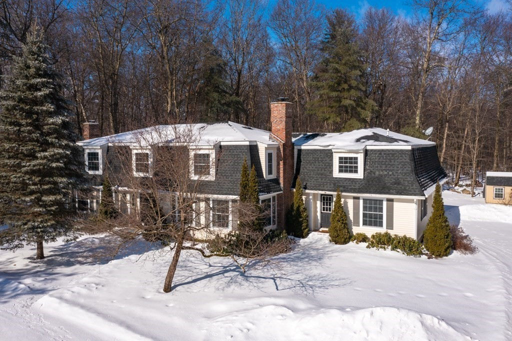 11 Colonial Dr, Shrewsbury, MA 01545