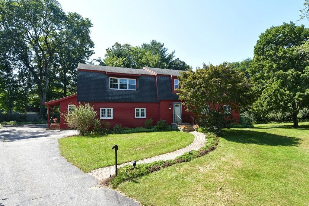 133 Church St, Northborough, MA 01532