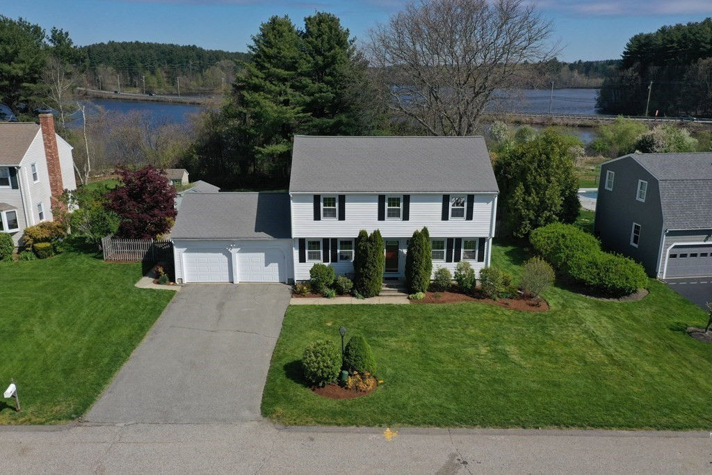 9 Reservoir Dr, Southborough, MA 01772