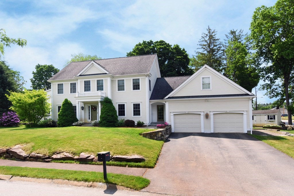 2 Silver Gate Cir, Shrewsbury, MA 01545