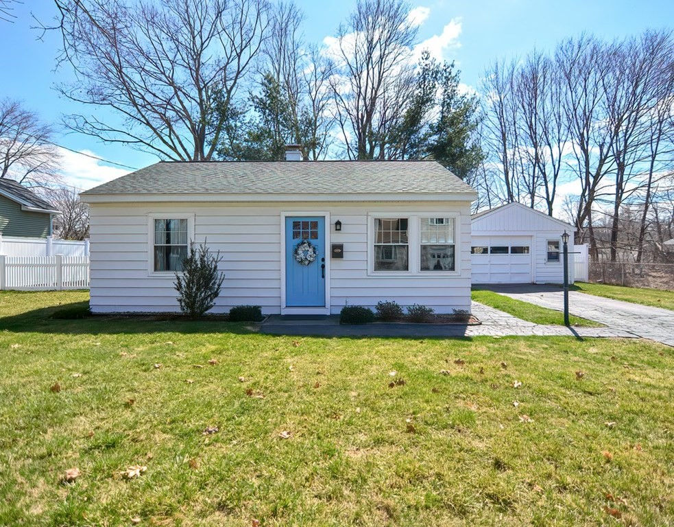 5 Baylor Ave, Westborough, MA 01581