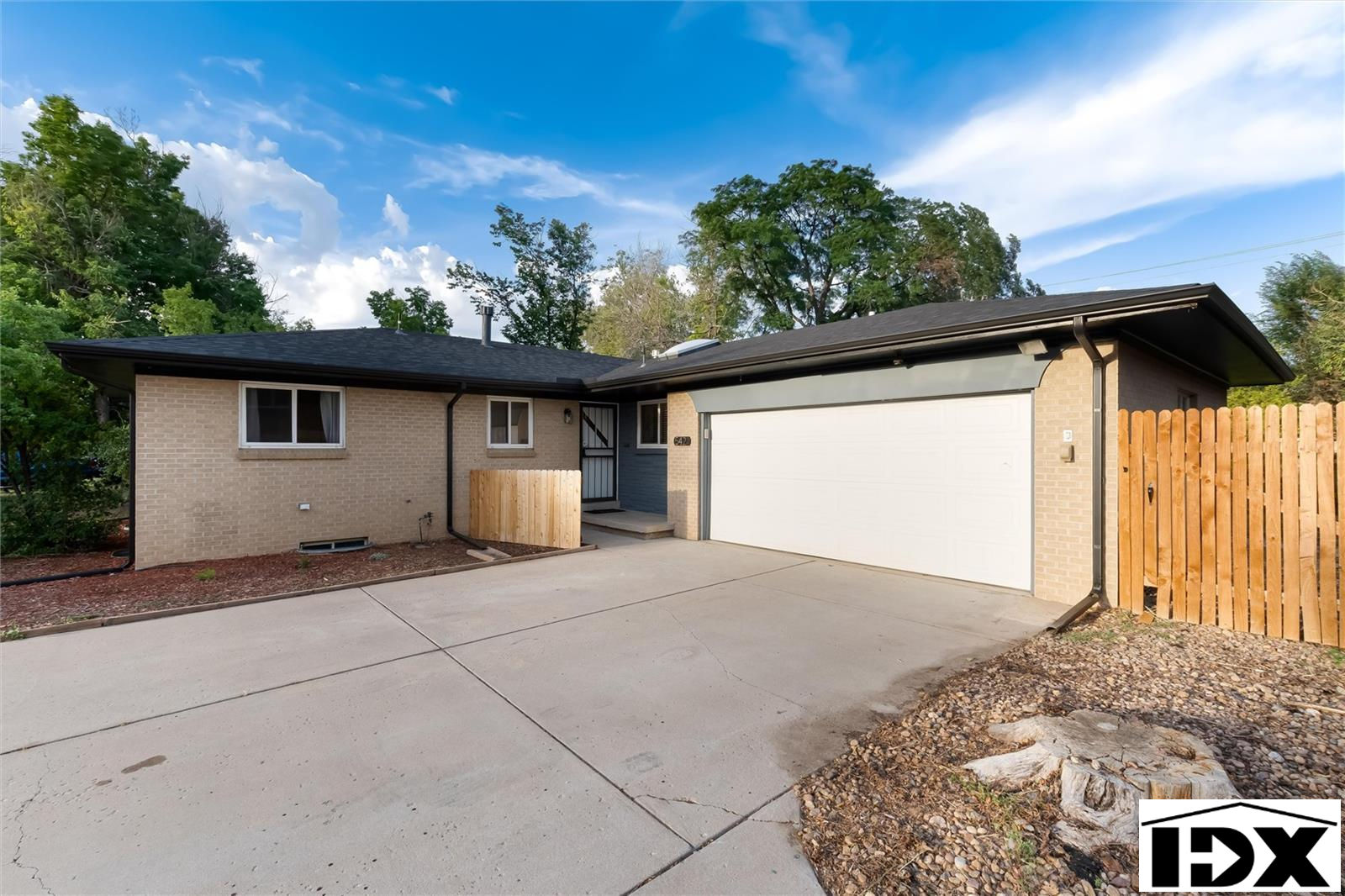 542 Galena Street, Aurora, CO 80010