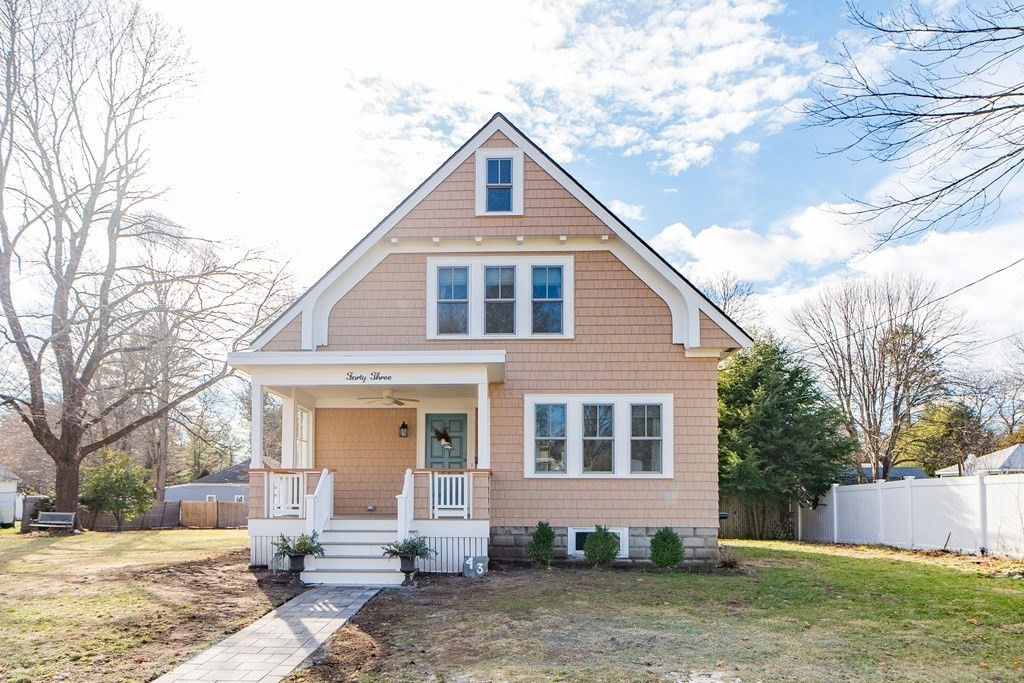 43 Miller St, Medfield, MA 02052