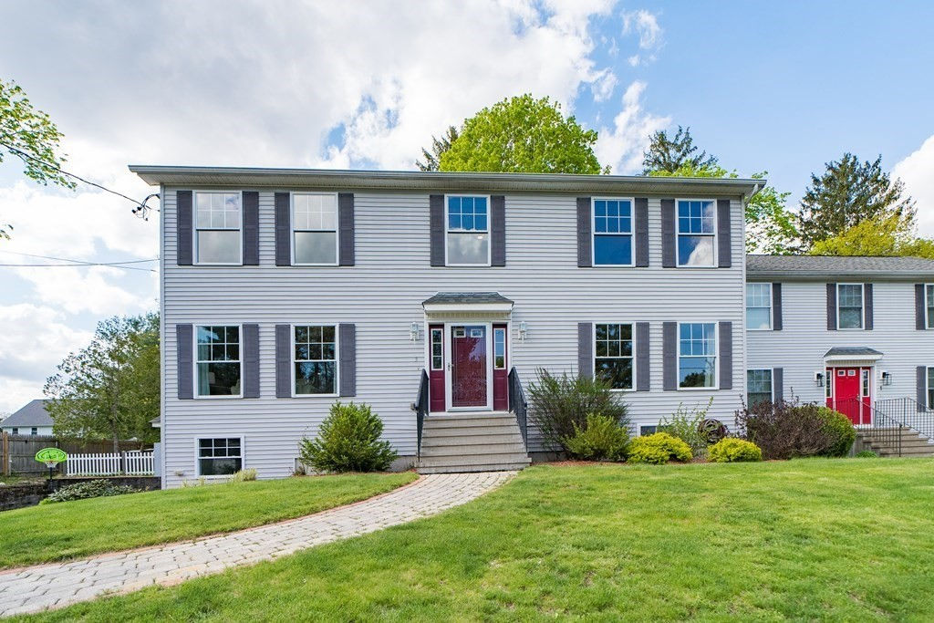 3 Rhododendron Ave 3, Medfield, MA 02052