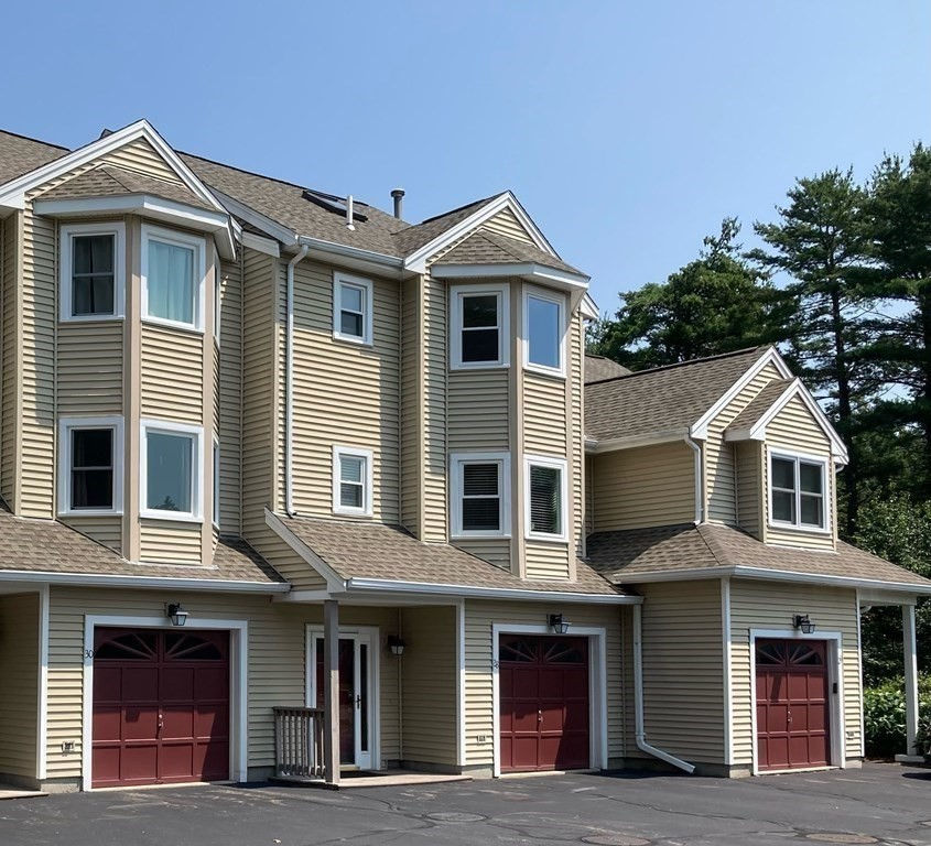 28 Tisdale Dr 28, Dover, MA 02030