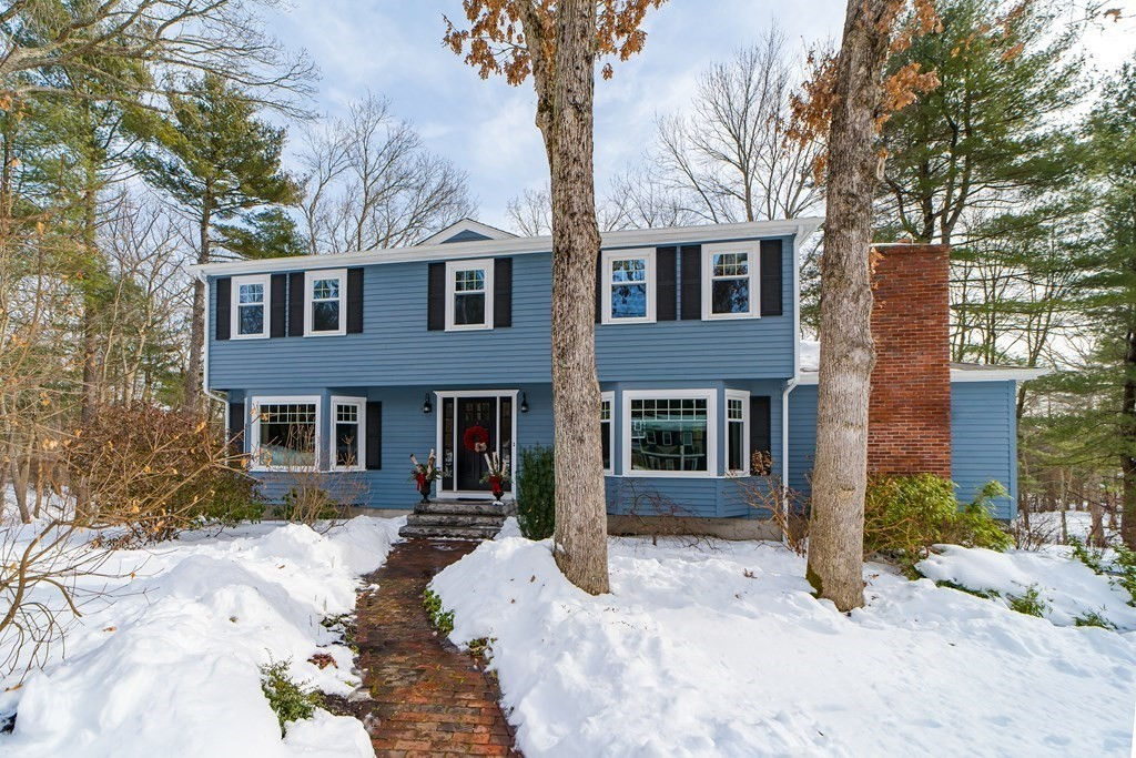 25 Lee Rd, Medfield, MA 02052