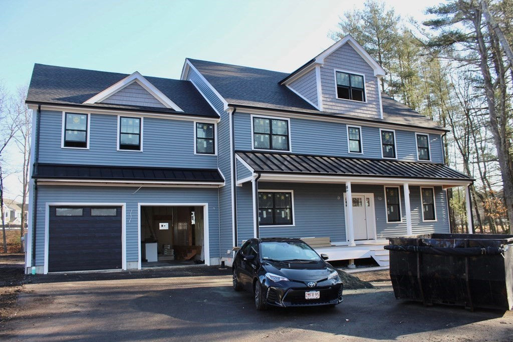 2 Lincoln Court, Medfield, MA 02052