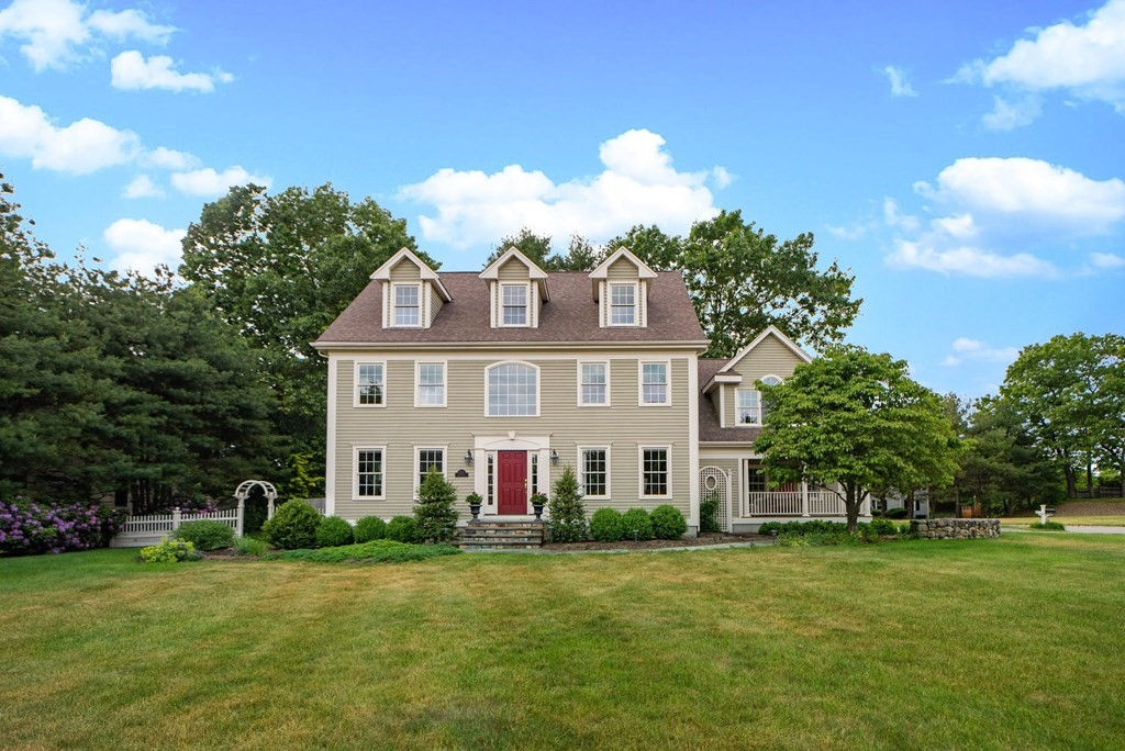 1 Baker Rd, Medfield, MA 02052