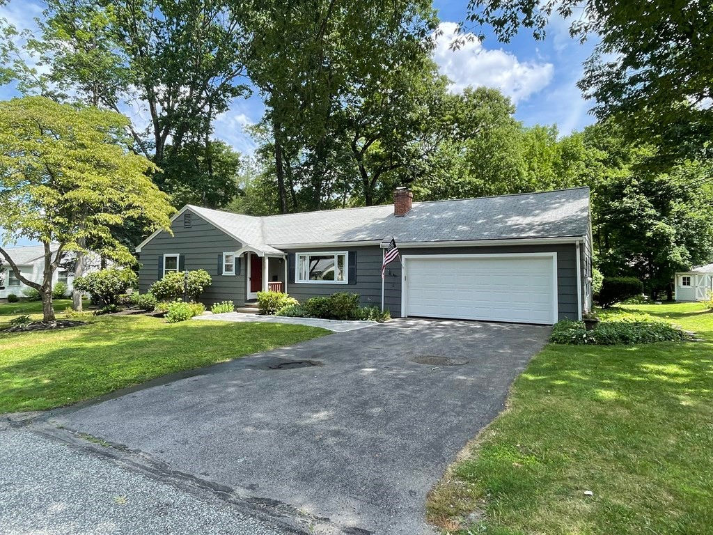 38 Colton Ln, Shrewsbury, MA 01545