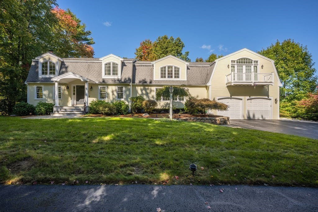 11 Bigelow Rd, Southborough, MA 01772