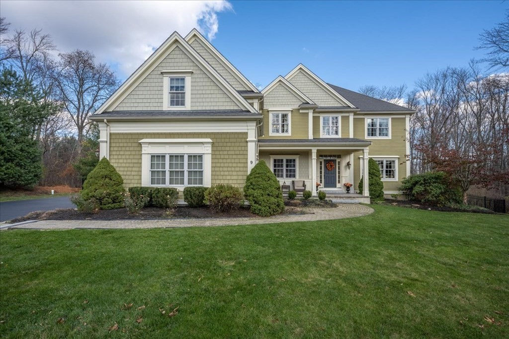 9 Laurel Ridge Ln, Shrewsbury, MA 01545