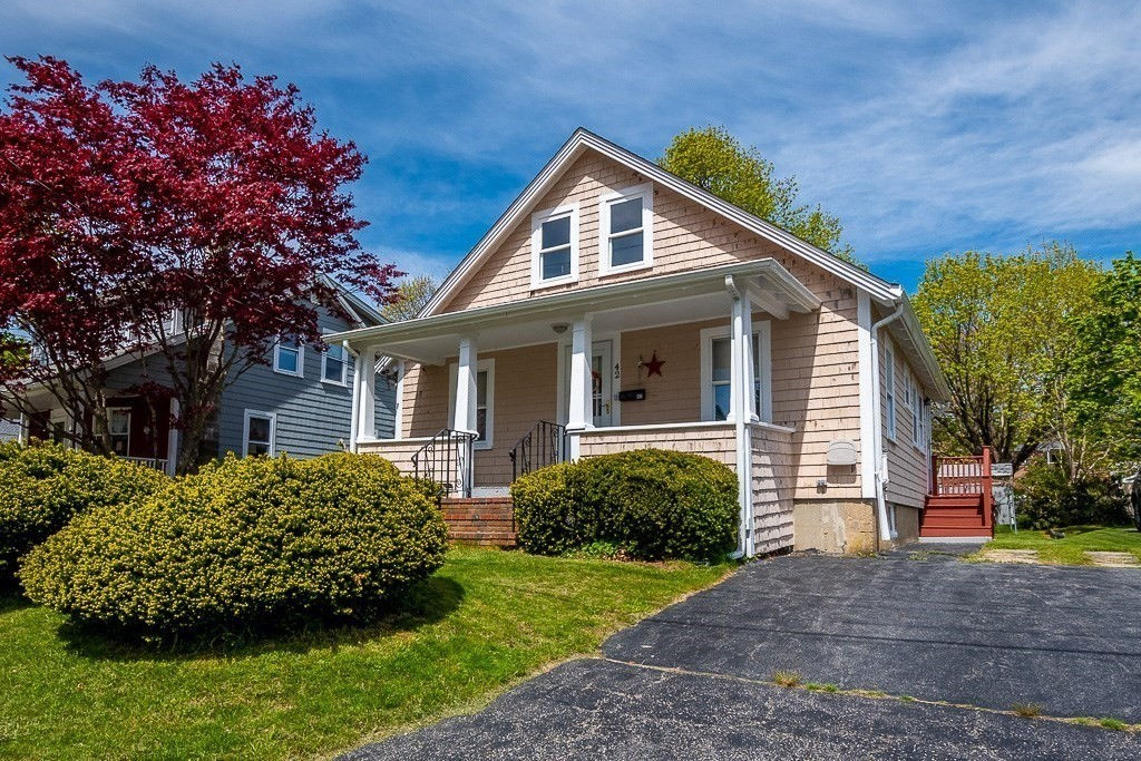 42 Castle St, Plymouth, MA 02360