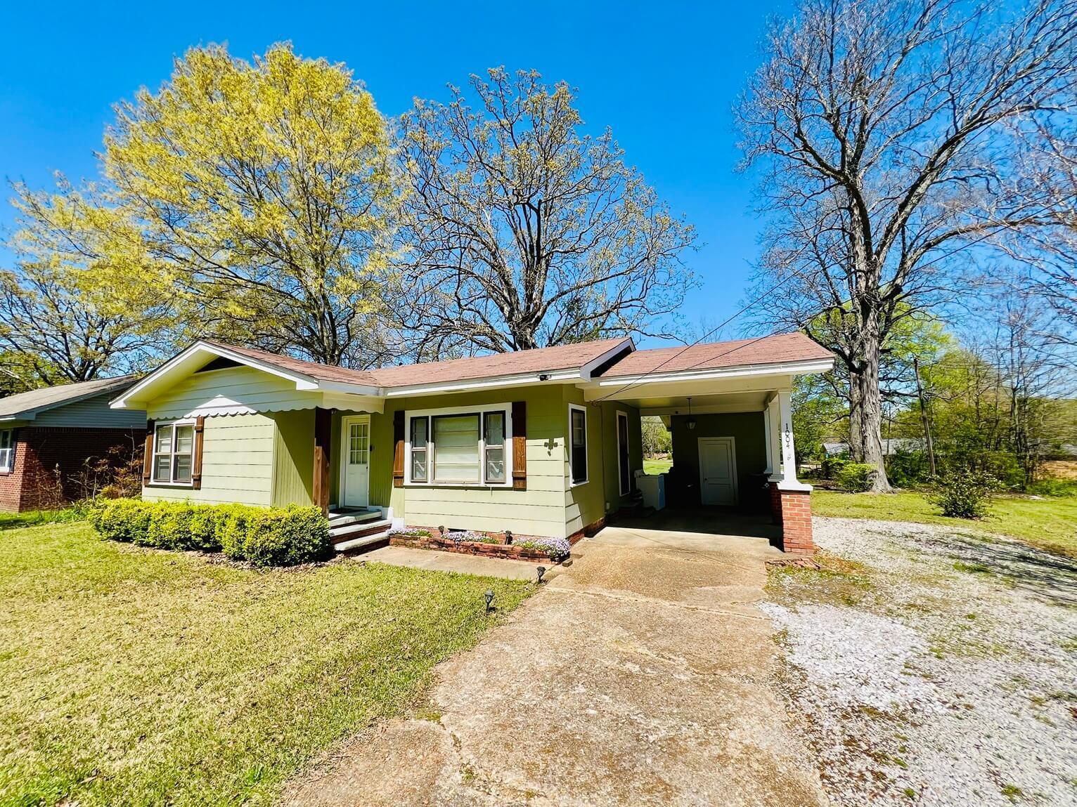 1004 Washington, Booneville, MS 38829