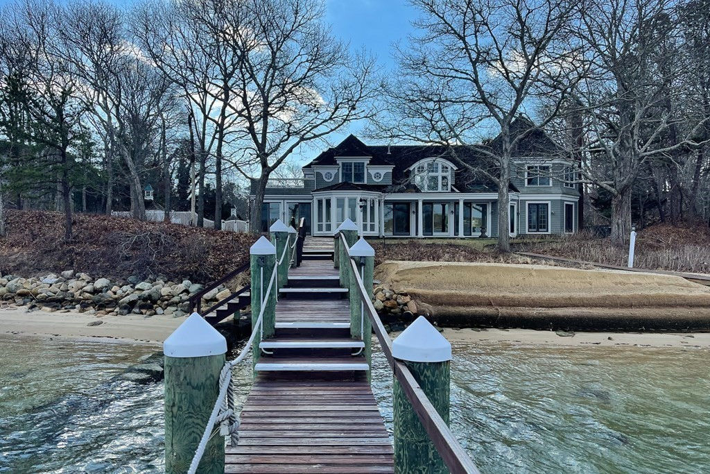 79 Sand Point Rd, Barnstable, MA 02655