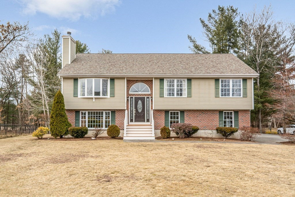 270 Mitchell G Dr, Tewksbury, MA 01876