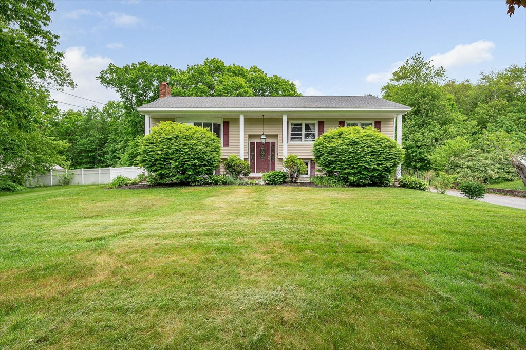 71 Pinta Dr, Tewksbury, MA 01876 is now new to the market! Dianna Doherty