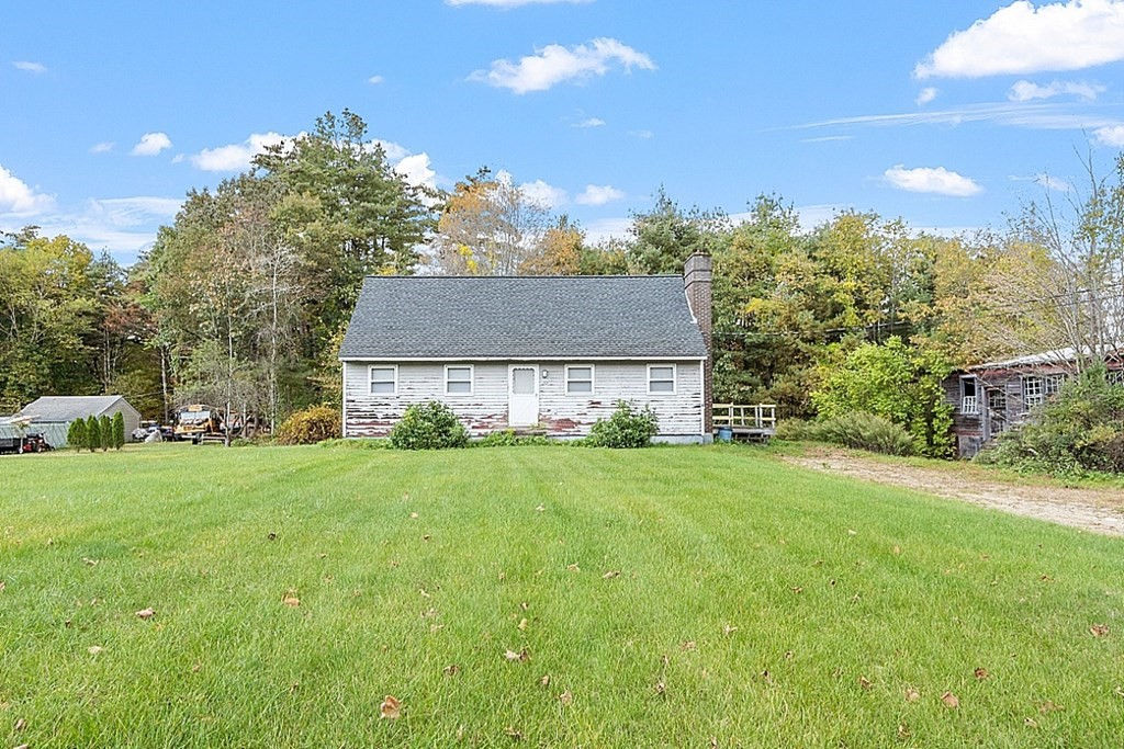 57 W Elm St, Townsend, MA 01474