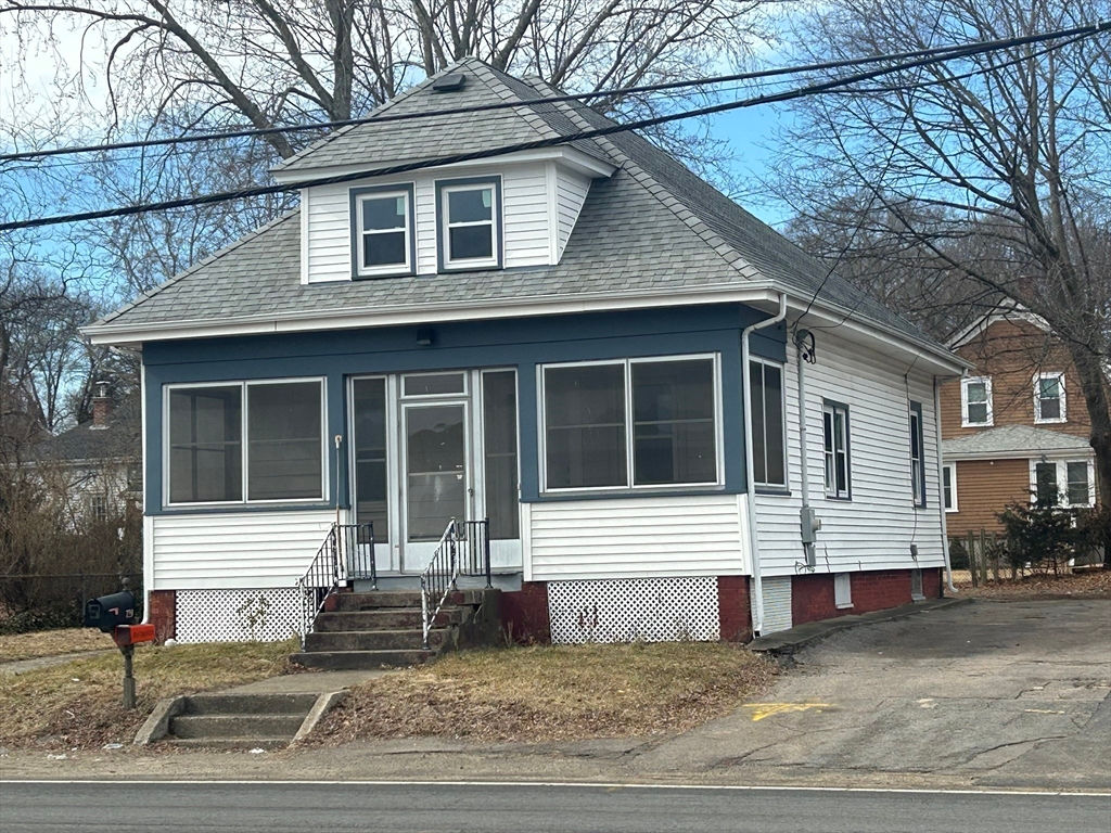 739 Newport Ave, Attleboro, MA 02703