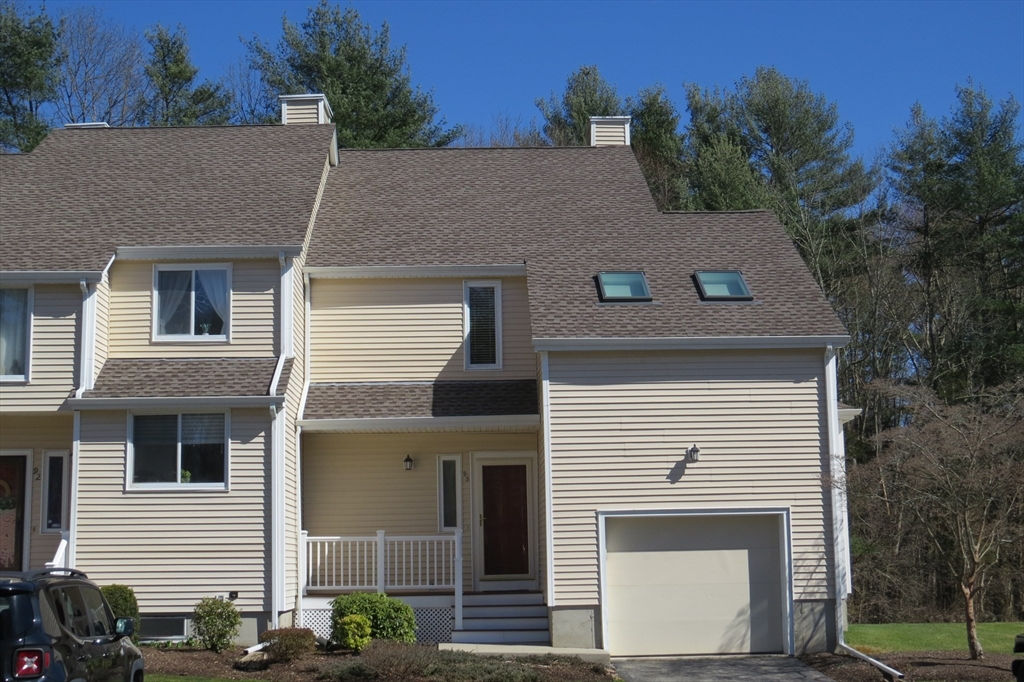 93 Gaslight Ln 93, Easton, MA 02356