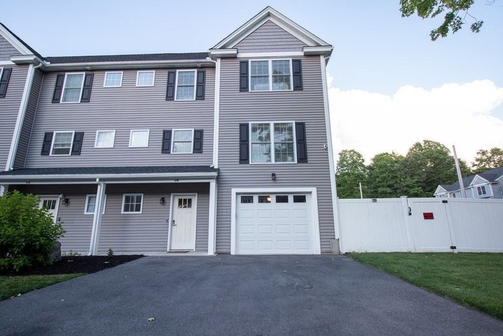 61 Oakhurst St B, North Attleboro, MA 02760