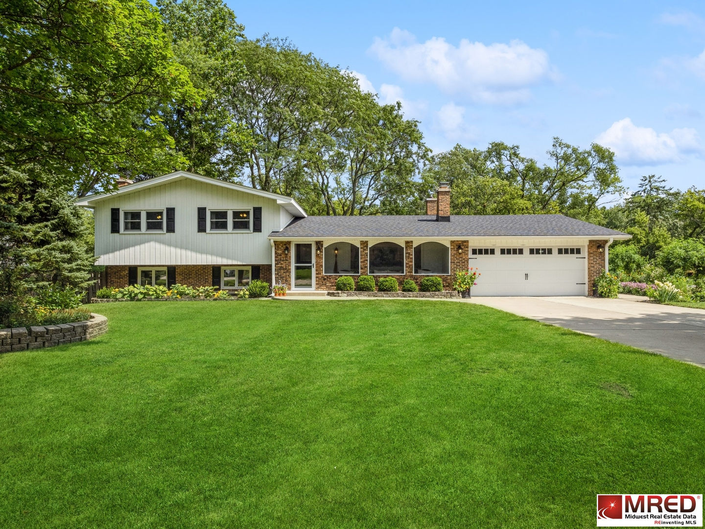 125 S Deerpath Road, Barrington, IL 60010