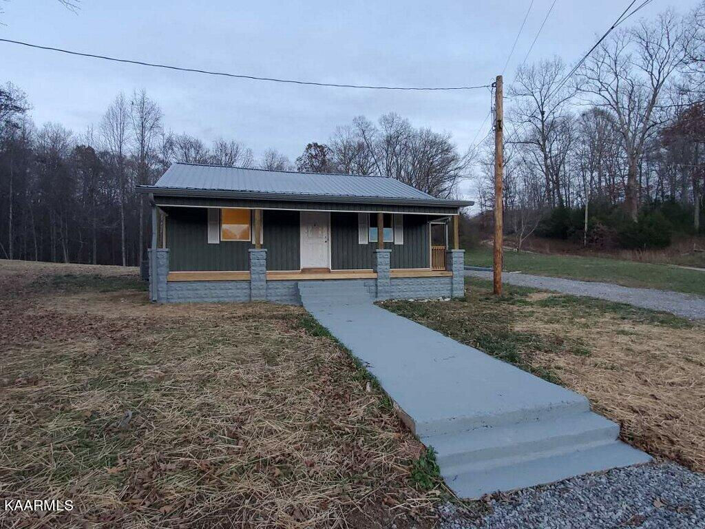 305 Robertson Hill Rd, Speedwell, TN 37870