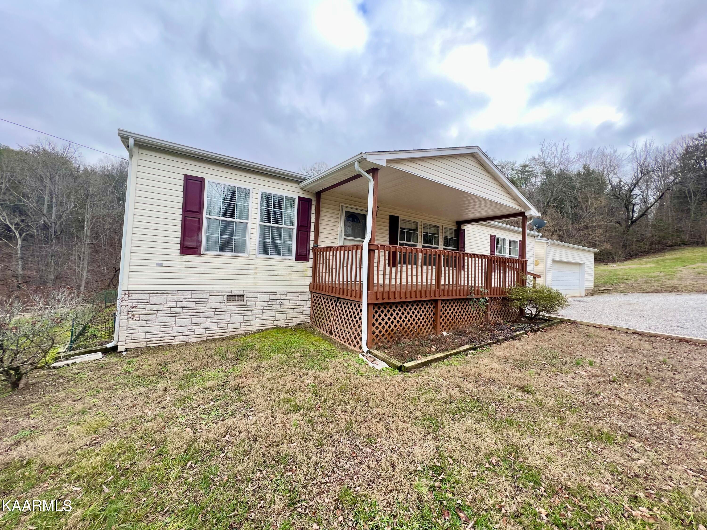 1812 Beech Grove Rd, Thorn Hill, TN 37881