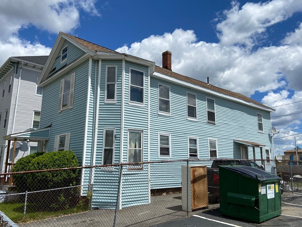 13 Abbott St, Worcester, MA 01602