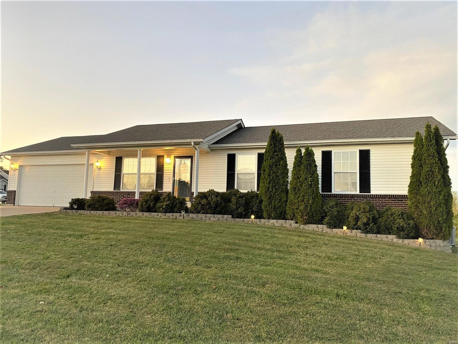 704 Warrior Pass, Warrenton, MO 63383