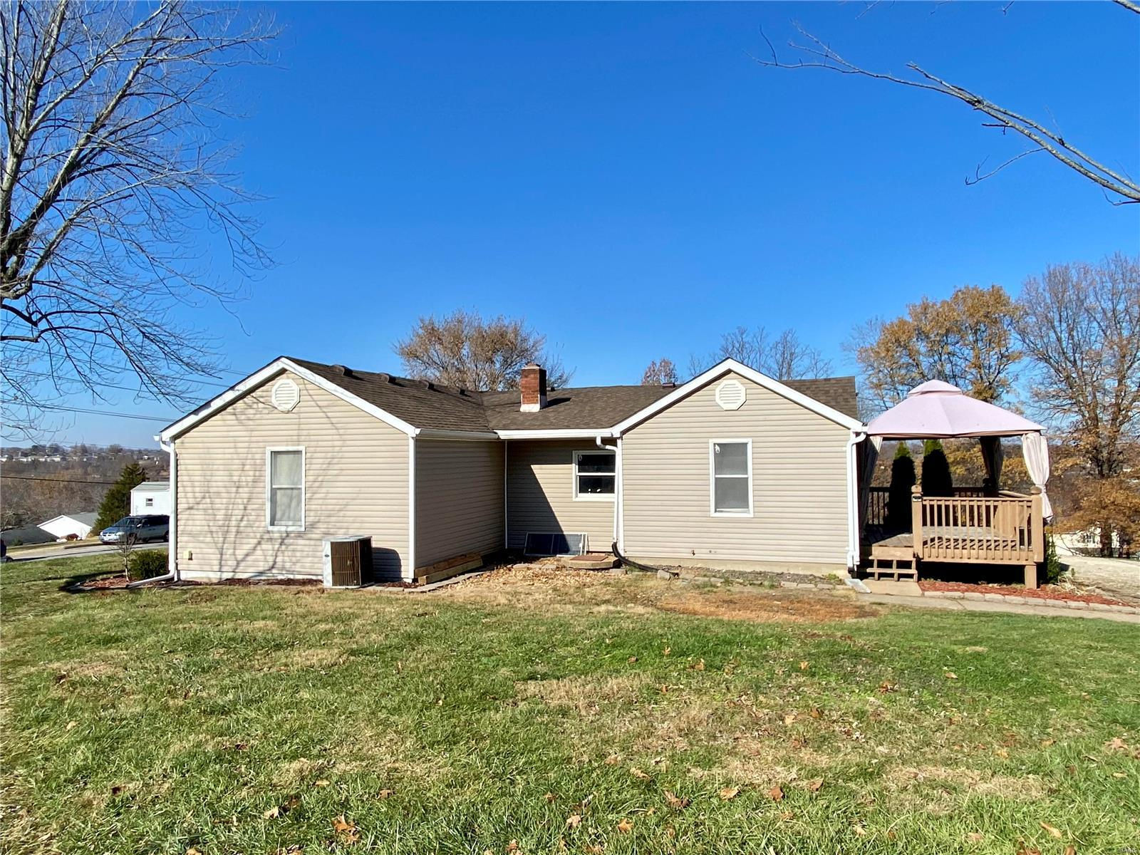 1094 Bieker Road, Washington, MO 63090