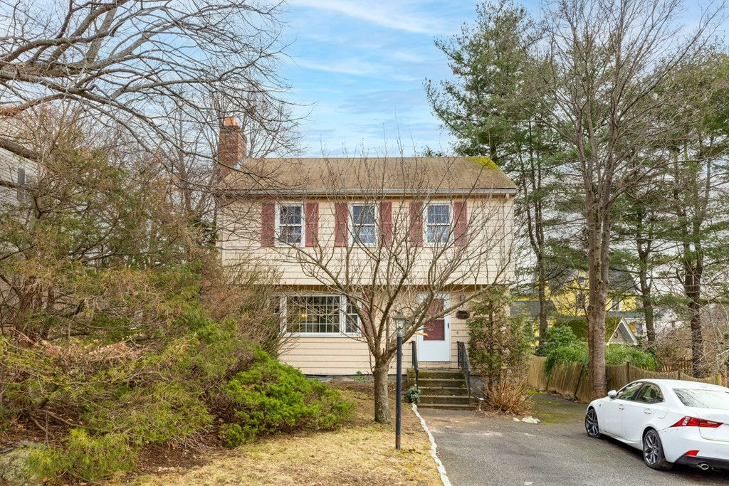 29 Montague St, Arlington, MA 02474