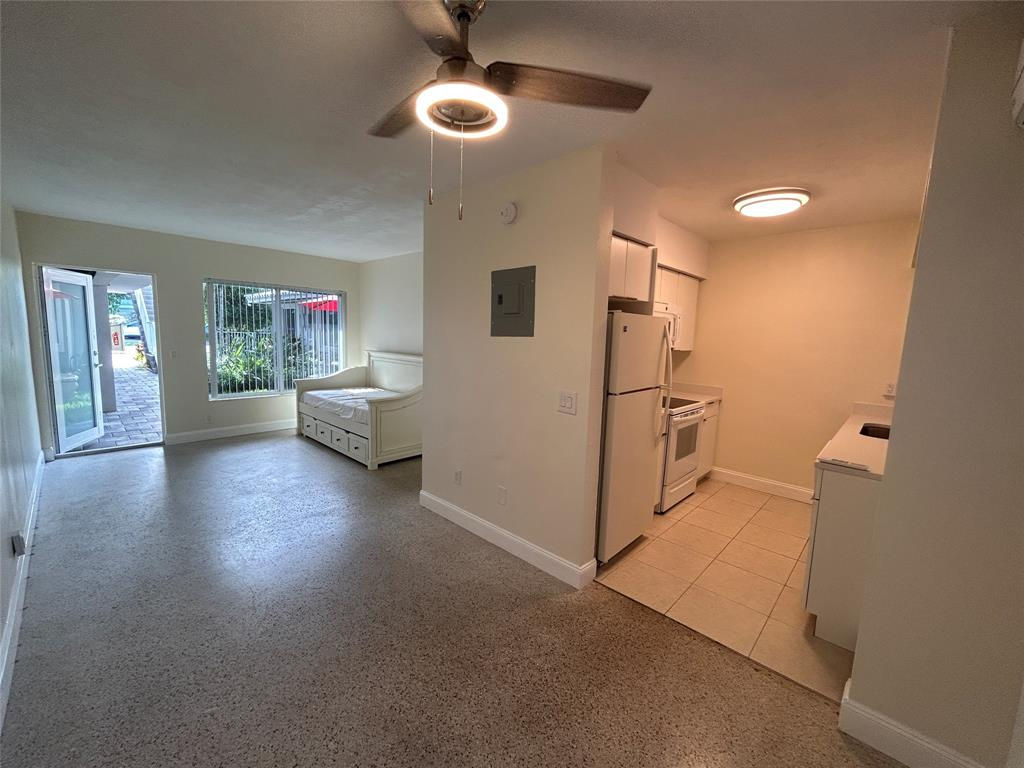 2217 NE 2nd St 4, Pompano Beach, FL 33062