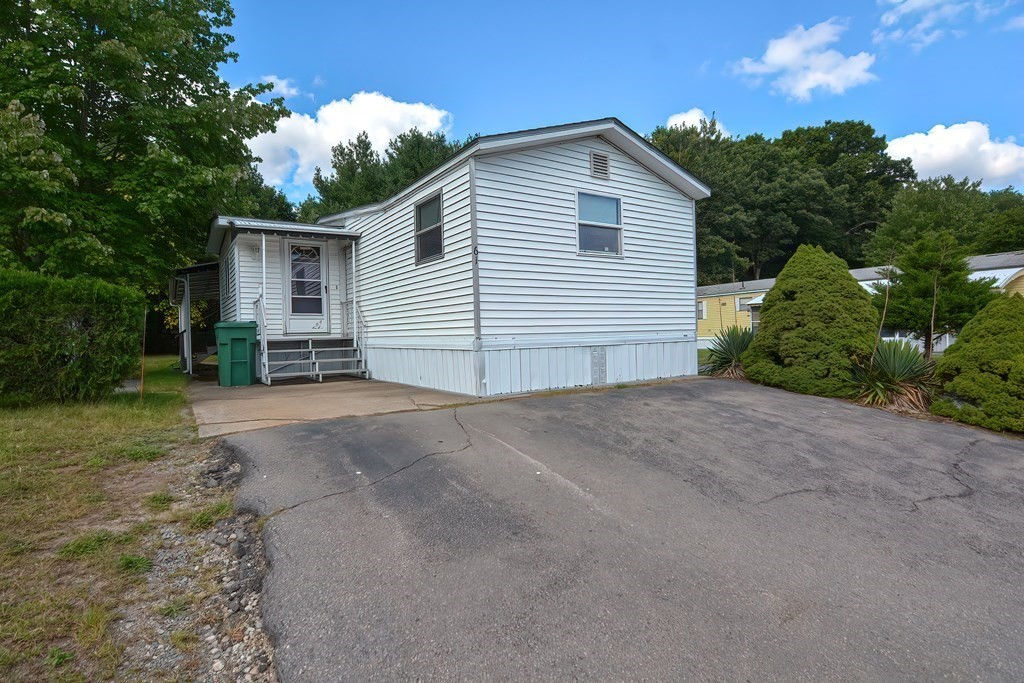 250 Mansfield Ave 61, Norton, MA 02766