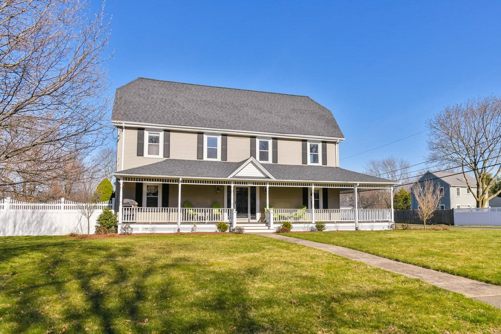 398 Greenlodge St, Dedham, MA 02026