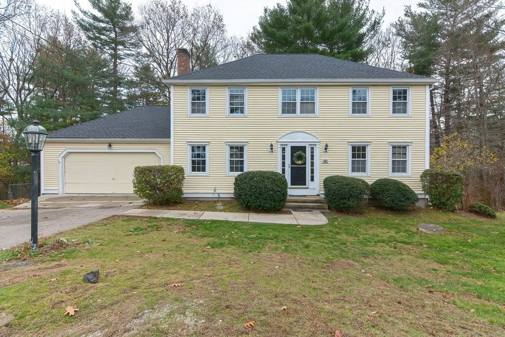 12 Bartlett Pl, Walpole, MA 02081