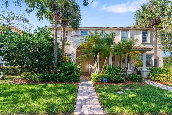 8039 Murano Circle, Palm Beach Gardens, FL 33418