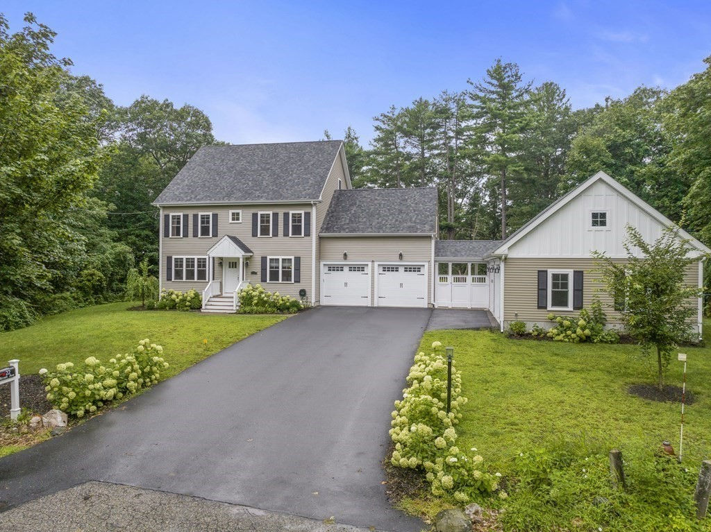 22 Hillcrest Ave, Natick, MA 01760