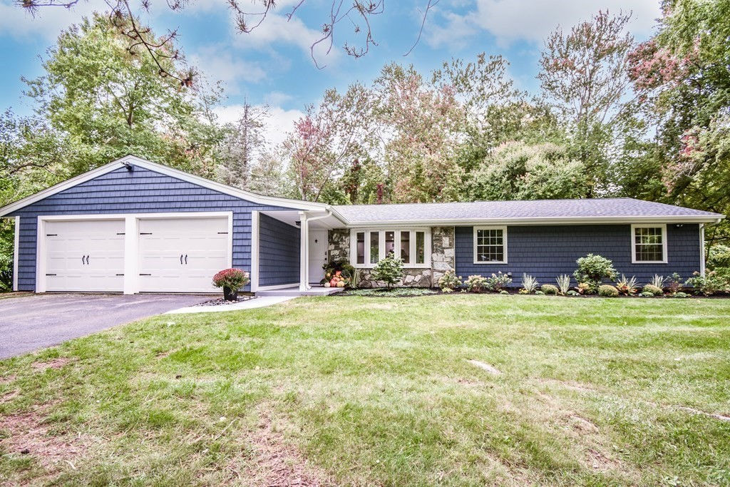 26 Juniper Ln, Framingham, MA 01701