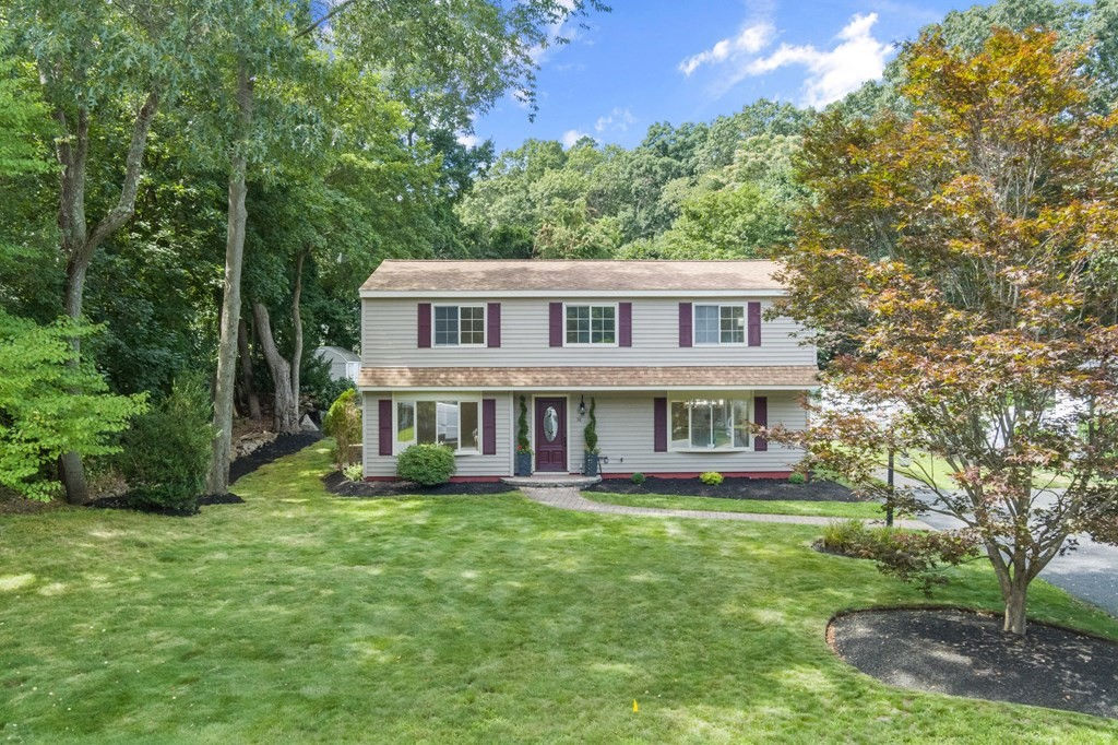 38 Wayside Ln, Ashland, MA 01721