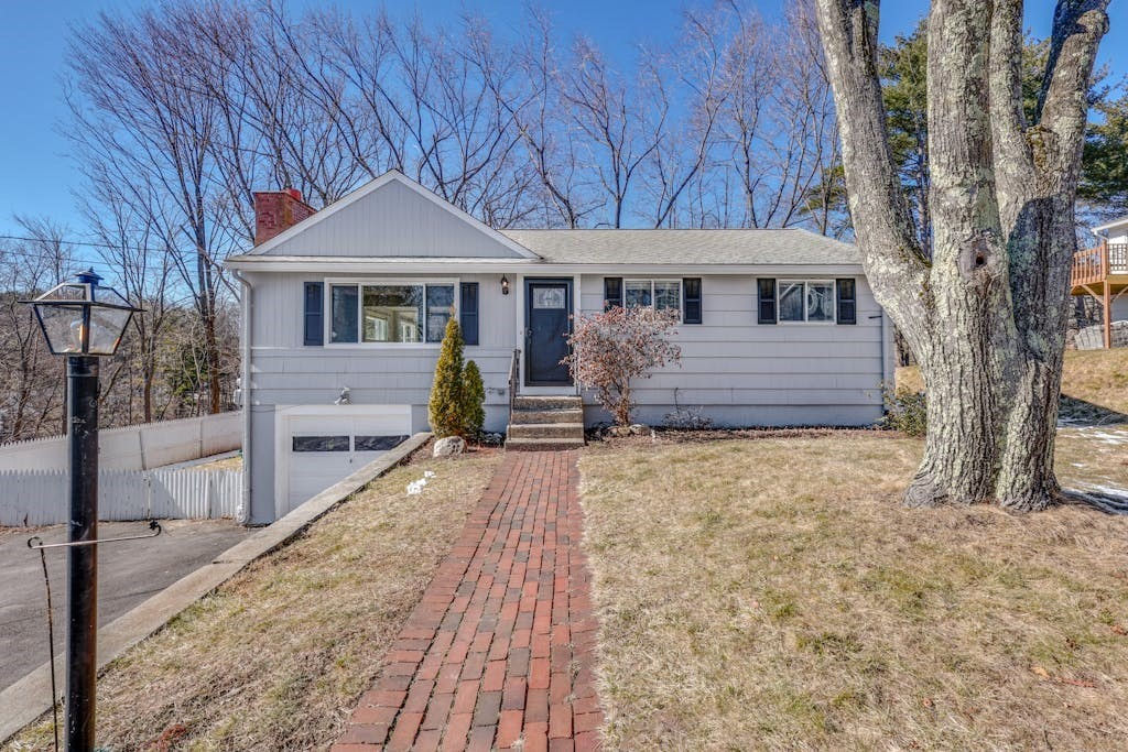 32 Highgate, Marlborough, MA 01752