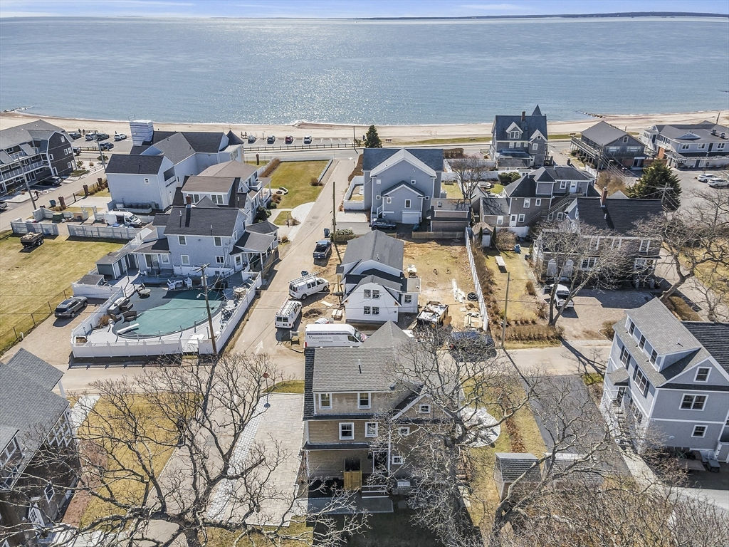 16 Nantucket Ave, Falmouth, MA 02540