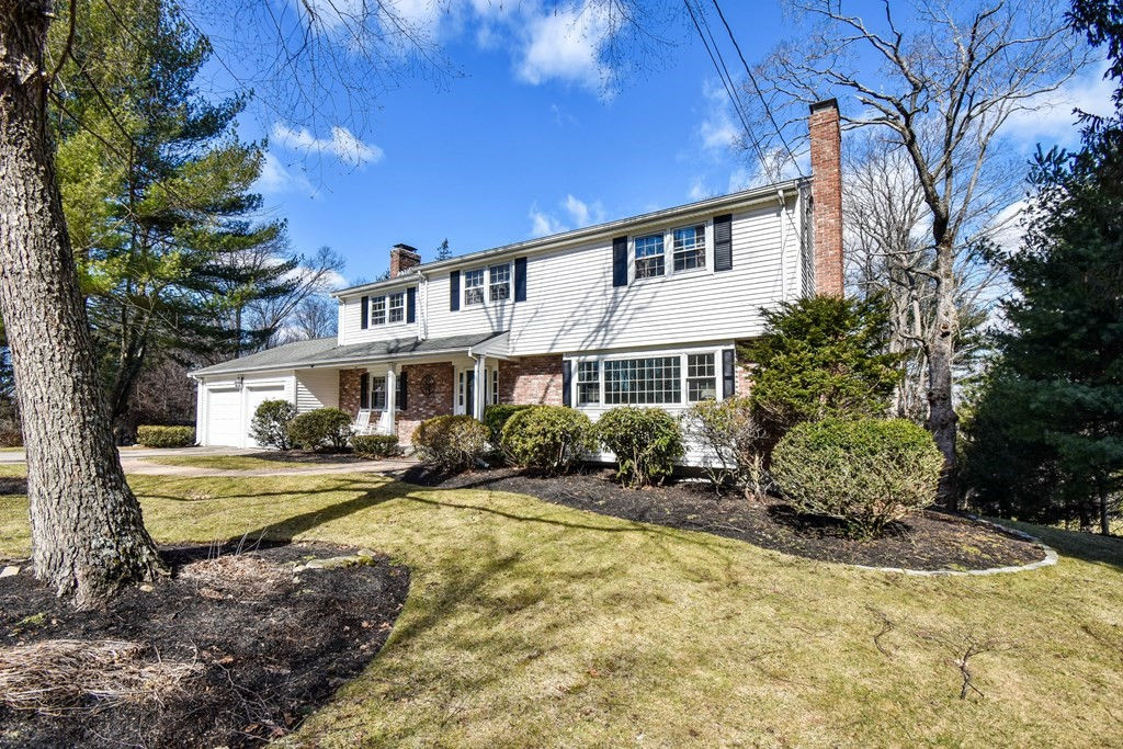 21 Strawberry Hill Rd, Southborough, MA 01772